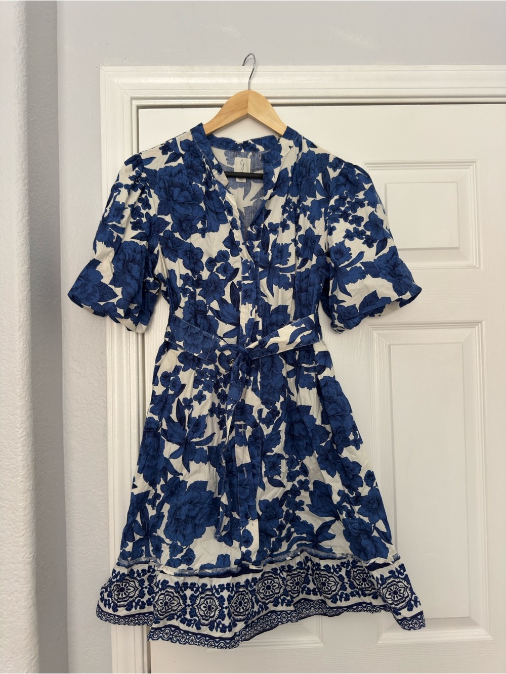 Join blue floral dress